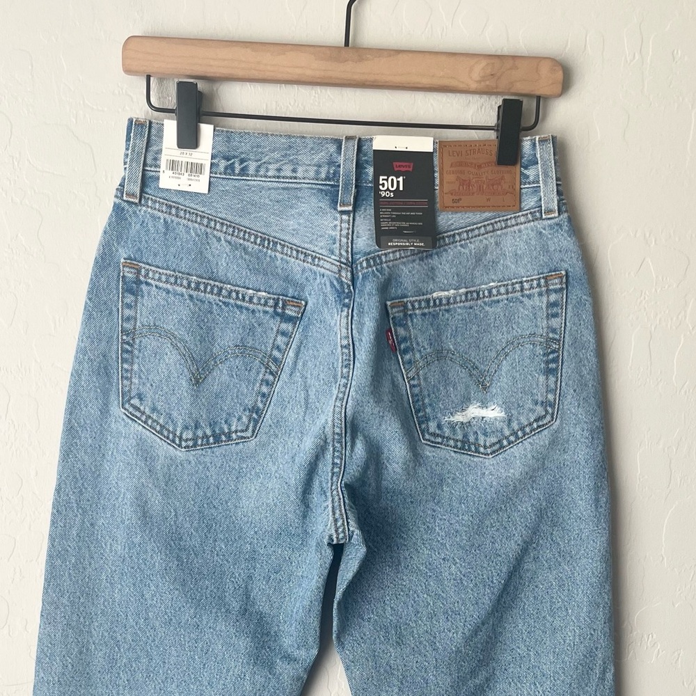 NWT Levi’s 501 90’s jeans light wash 27 - Picture 7 of 14